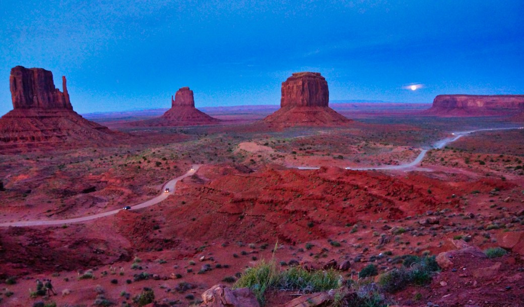 Monument Vly Moonrise